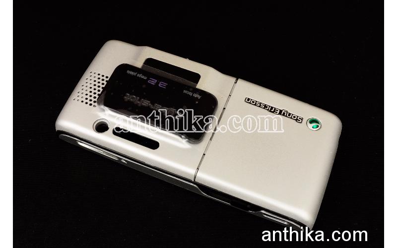 Sony Ericsson K790 K800 Kapak Kasa Tuş Orjinal Kalitesinde Silver